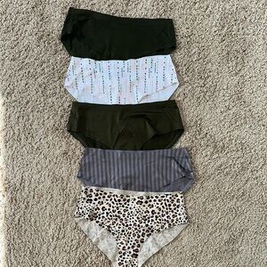 Victoria’s Secret Hiphugger seamless Culotte Classique panties .5 pack. New.